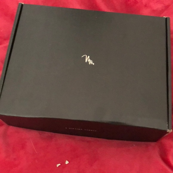 New with box gift box package - Picture 5 of 6